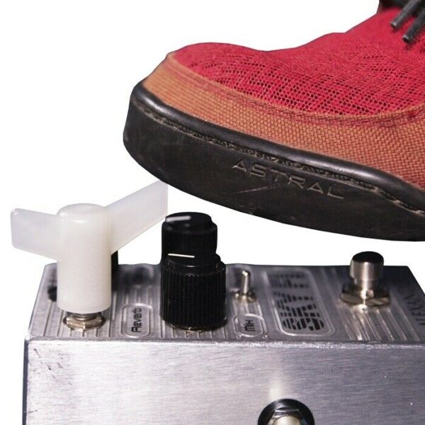 BAREFOOT-BUTTONS-WingMan-Foot-Control-Knob-Red-175144014385-2